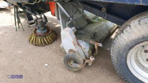 TRILO SG400 trailed vacuum sweeper - 11