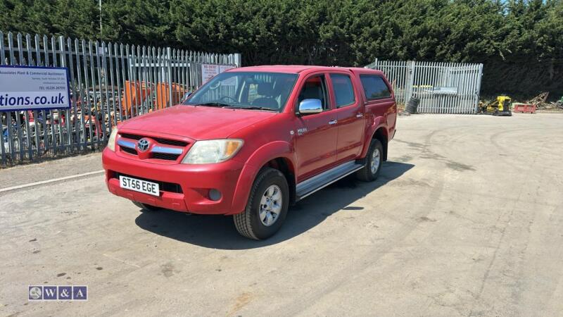 2006 TOYOTA HILUX D4-D HL3 5-speed manual diesel double cab pickup (ST56 EGE)
