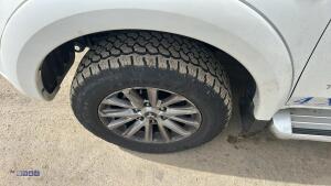 2017 MITSUBISHI L200 TITAN DI-D 6-speed manual 4wd double cab pick-up with rear privacy glass (AF67 URA)(V5 in office) - 11