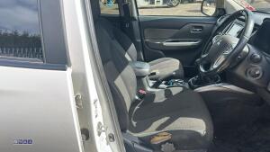 2017 MITSUBISHI L200 TITAN DI-D 6-speed manual 4wd double cab pick-up with rear privacy glass (AF67 URA)(V5 in office) - 25