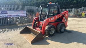 2020 MANITOU 2200R skidsteer (s/n RKOE205539) with bucket