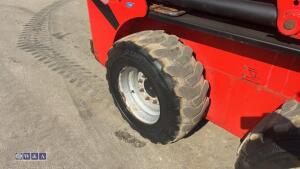 2020 MANITOU 2200R skidsteer (s/n RKOE205539) with bucket - 11