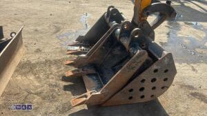 2022 JCB 8008 rubber tracked excavator (s/n 3090519) with 3 buckets, blade, piped, expanding tracks & ROPS - 7