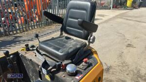 2018 LX08.9B rubber tracked excavator (s/n 1810262) with 4 buckets, blade & Q/hitch - 16
