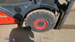 2012 LINDE H35T gas forklift (s/n H2X393C03139) with duplex mast & side-shift - 12