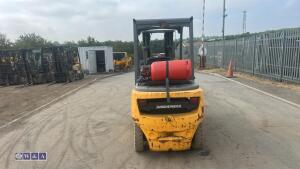 2016 JUNGHEINRICH TFG425 gas forklift (9960)(s/n FN522879) with triple mast & side-shift - 4