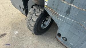 2005 COMBILIFT C4000 4t diesel driven forklift truck with triple mast & fork positioner (s/n 5142) - 11