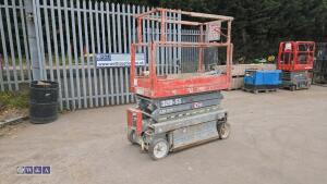 2013 SKYJACK SJ111 3219 battery driven scissor lift (s/n 22049445)