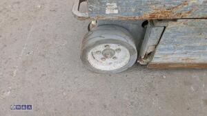 2013 SKYJACK SJ111 3219 battery driven scissor lift (s/n 22049445) - 8