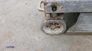 2013 SKYJACK SJ111 3219 battery driven scissor lift (s/n 22049445) - 11