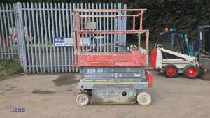 2013 SKYJACK SJ111 3219 battery driven scissor lift (s/n 22047427) - 2