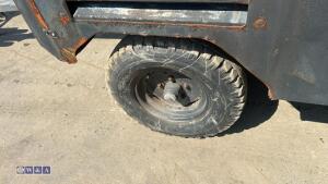 2000 INGERSOLL RAND 12/235 fast tow compressor c/w Caterpillar 3306 engine (s/n 890288) - 12