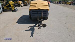 2013 ATLAS COPCO XAS67 fast tow compressor (s/n D0280840) - 8