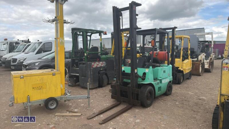 MITSUBISHI 1.5t gas forklift truck with duplex mast (inoperable)