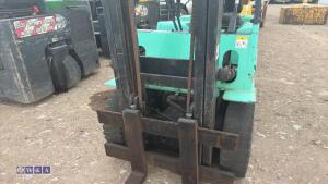 MITSUBISHI 1.5t gas forklift truck with duplex mast (inoperable) - 11