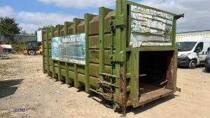 40yd Enclosed hook load skip - 4