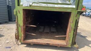 40yd Enclosed hook load skip - 9