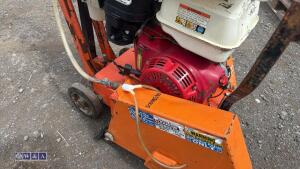 CLIPPER C99 petrol floor saw c/w dust suppression bottle - 2
