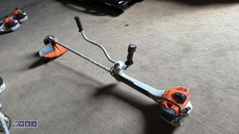 STIHL FS410 petrol strimmer (8381A8570)
