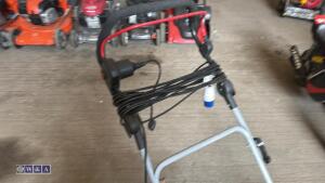 MAKITA 240v scarifier c/w collection box - 3