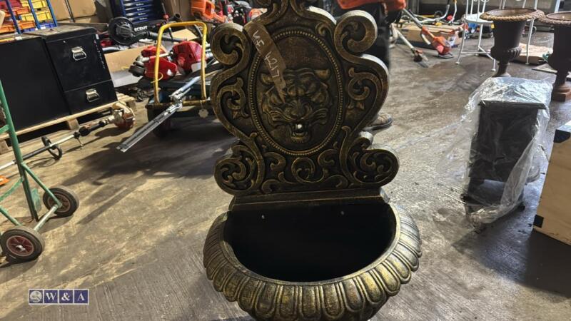 Wall fountain (bronze colour)