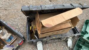 Quantity of tools & boxes - 5