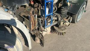 Volvo sweeper - 16