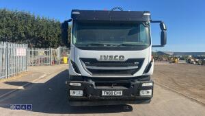 Iveco stralis 310 cheese wedge flat bed c/w pm crane - 7