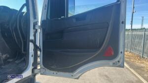 Iveco stralis 310 cheese wedge flat bed c/w pm crane - 27