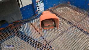 JLG lift - 24