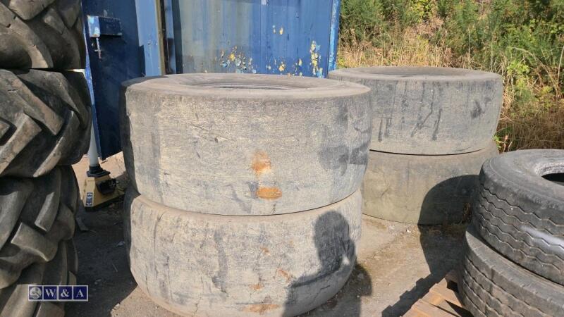 4 x loading shovel tyres (23.5 x 25)