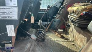 Massey Ferguson 690 c/w c chilton mx40.85 loader - 18