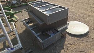 Quantity of metal drawers - 4