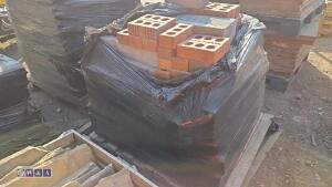 Pallet of bricks & blocks - 4