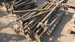 Quantity of acro props (long) - 2
