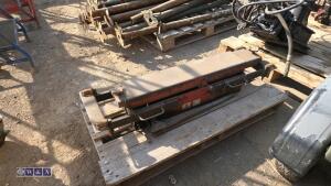 Jacking beam (red) - 2