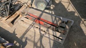 Jacking beam (red) - 3