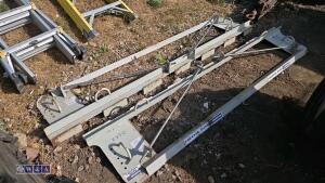 2 x NO MORE PROPS wall system - 2