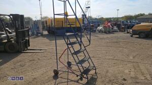 Wheeled steps - 4