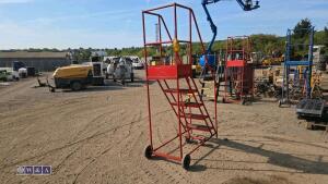 Wheeled steps - 3