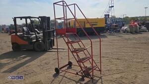 Wheeled steps - 4