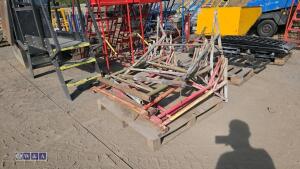 Quantity of builders trestles - 2