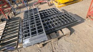 3 x folding ramps - 4