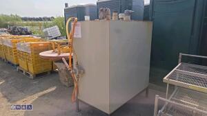 MUSGRAVE 1000ltr fuel tank c/w hand pump - 2
