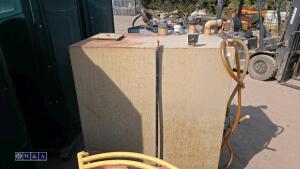 MUSGRAVE 1000ltr fuel tank c/w hand pump - 3