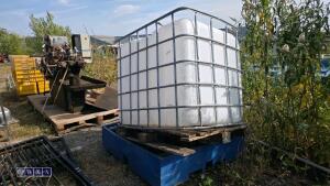 1000ltr IBC c/w blue drip tray - 3