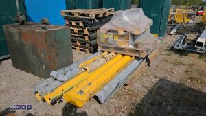 Crash barriers c/w legs - 4