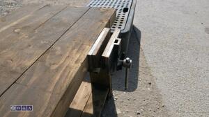 Wooden workbench & joiners vice - 5