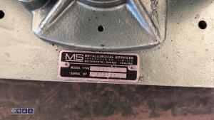 METASERV 240v mounting press c/w attachments - 8