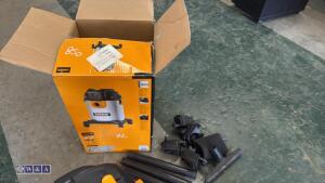 TITAN 240v wet/dry vacuum - 3